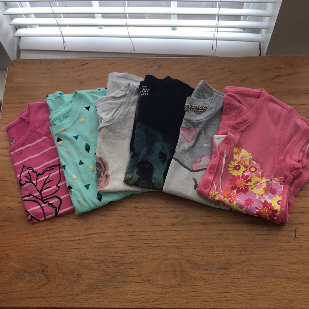 Set of 6 girls tees. All size small